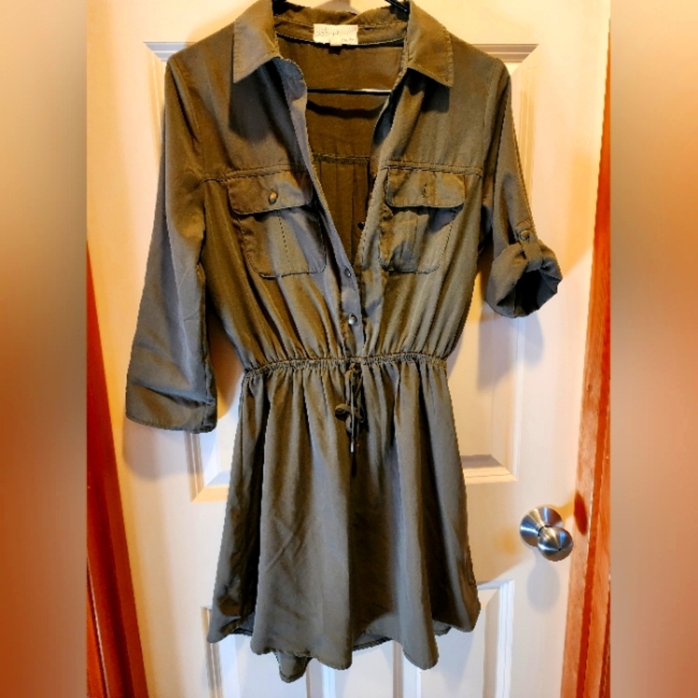 green button up dress